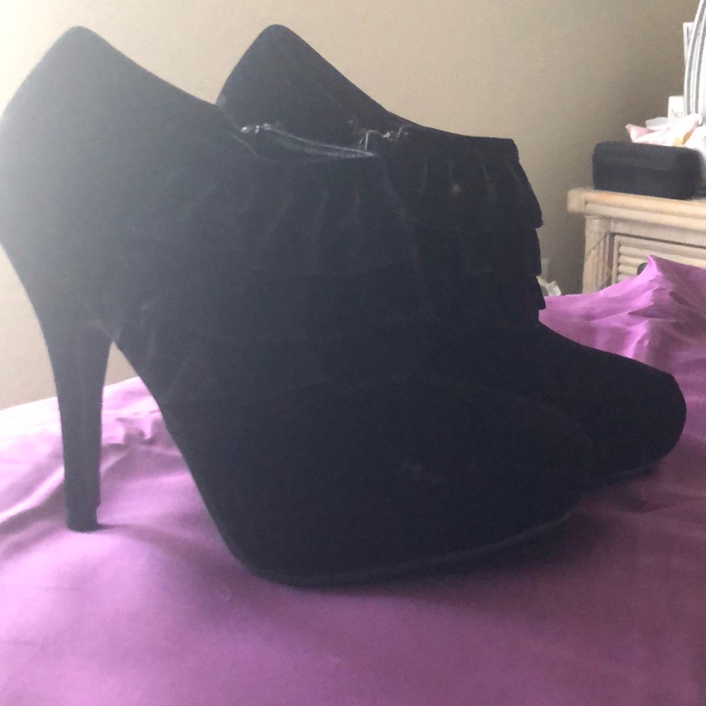 Black Booties - Picture 4 of 4